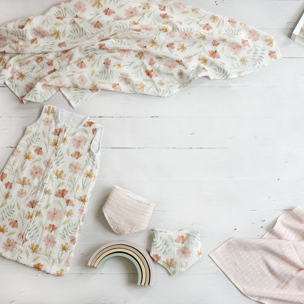 5-Piece Nursery Set, Floral layed out