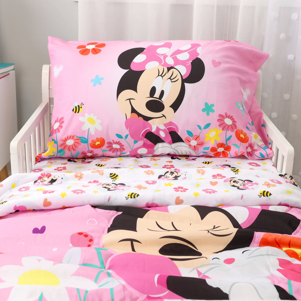 Disney Minnie Mouse 3-Piece Toddler Bedding Set room shot close up