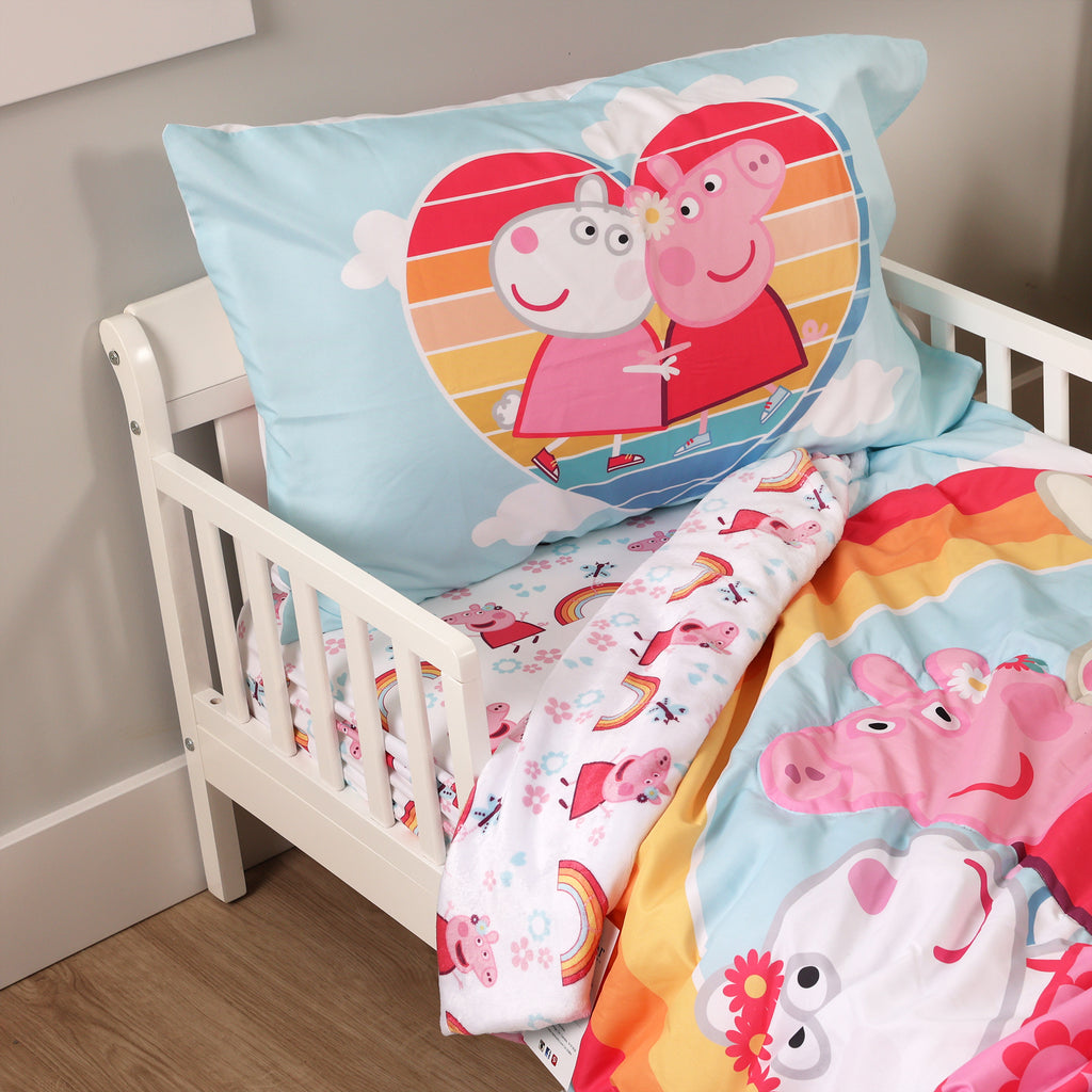 Peppa Pig 3-Piece Toddler Bedding Set close up