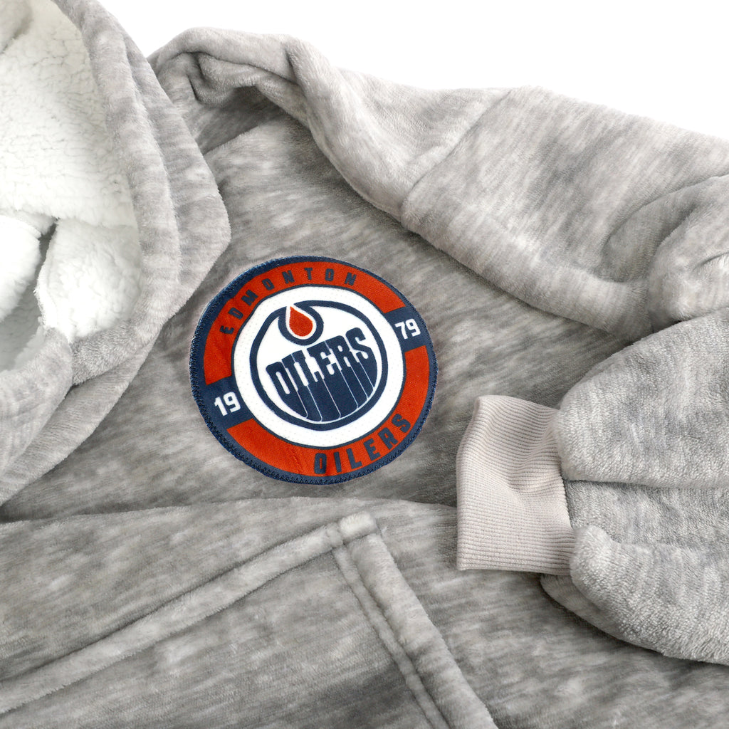 NHL Edmonton Oilers Wearable Blanket close up