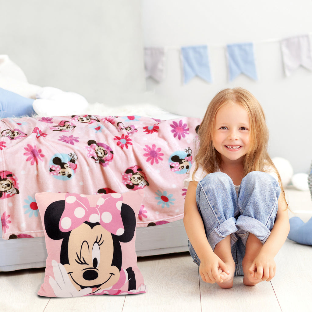 Disney Minnie Mouse 2-Pack Throw & Cushion Set lifestyle