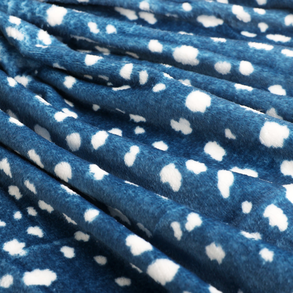 2-Pack Pet Blankets, Blue close up