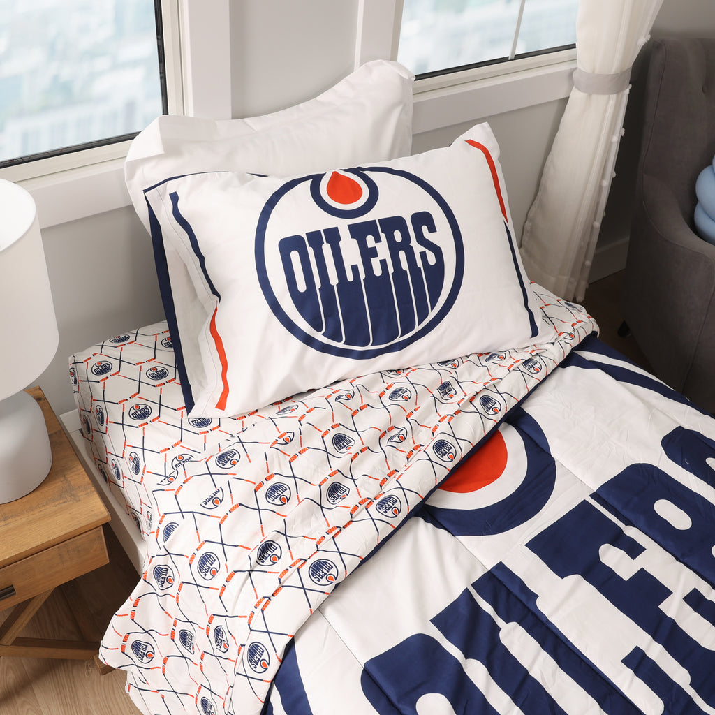 NHL Edmonton Oilers Twin Bedding Set close up room shot