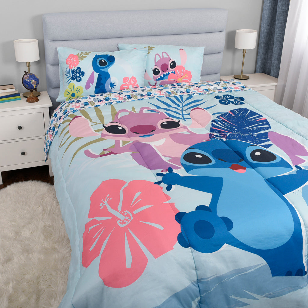 Disney Lilo & Stitch 5-Piece Full Bedding Set room shot