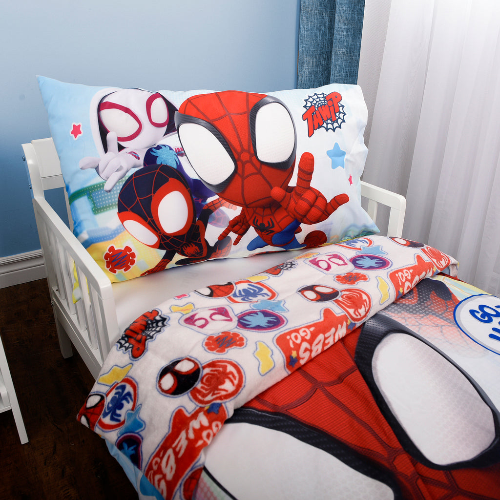 Marvel Spidey & Friends 2-Piece Toddler Bedding Set bed close up