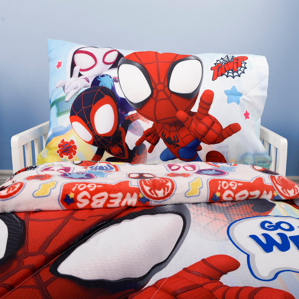 Marvel Spidey & Friends 2-Piece Toddler Bedding Set bed close up