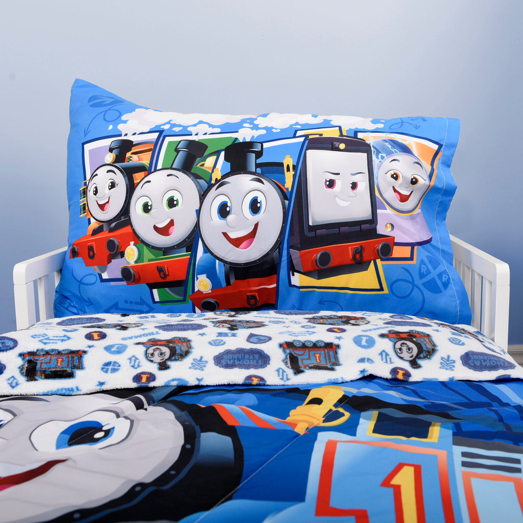 Thomas & Friends 2-Piece Toddler Bedding Set bed close up