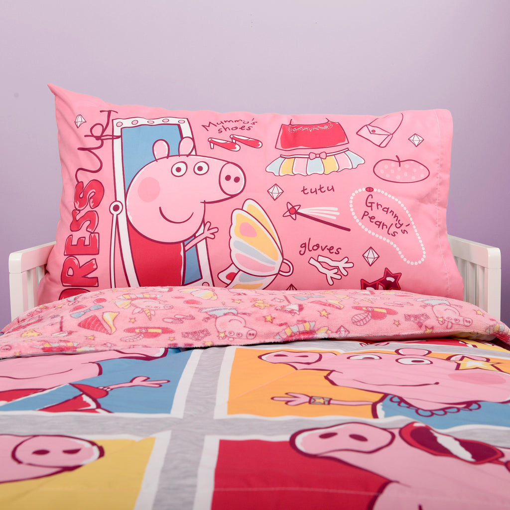 Peppa Pig 2-Piece Toddler Bedding Set bed close up