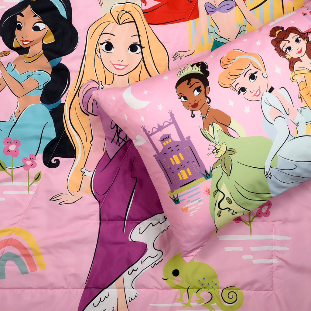 Disney Princess 2-Piece Toddler Bedding Set close up