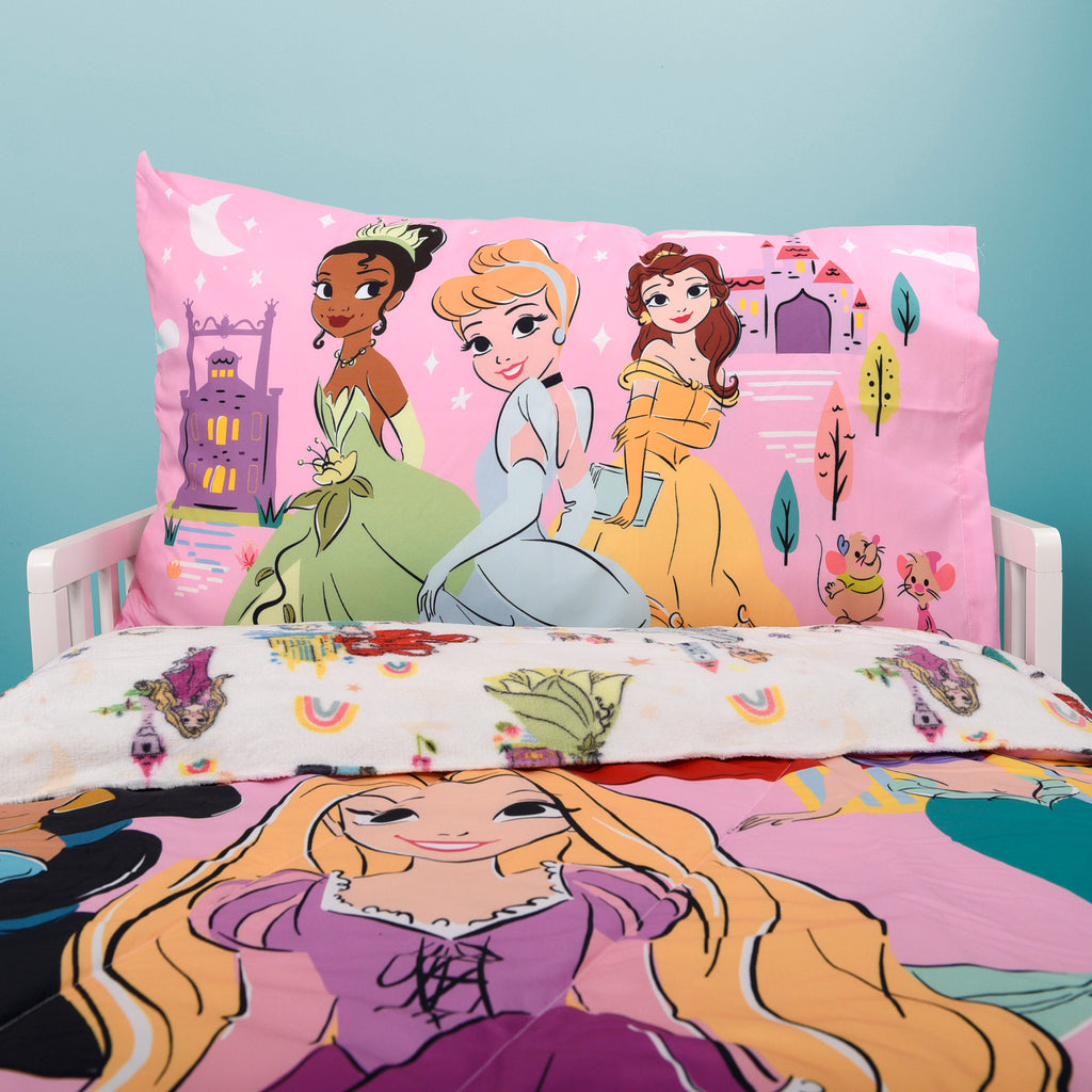 Disney Princess 2-Piece Toddler Bedding Set bed close up