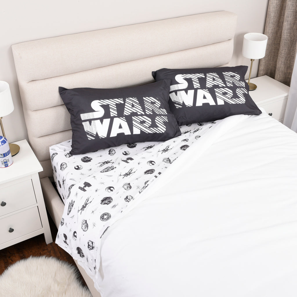 Star Wars 4-Piece Full Sheet Set room shot