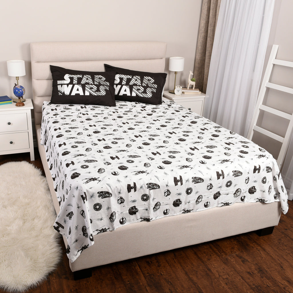Star Wars 4-Piece Full Sheet Set room shot