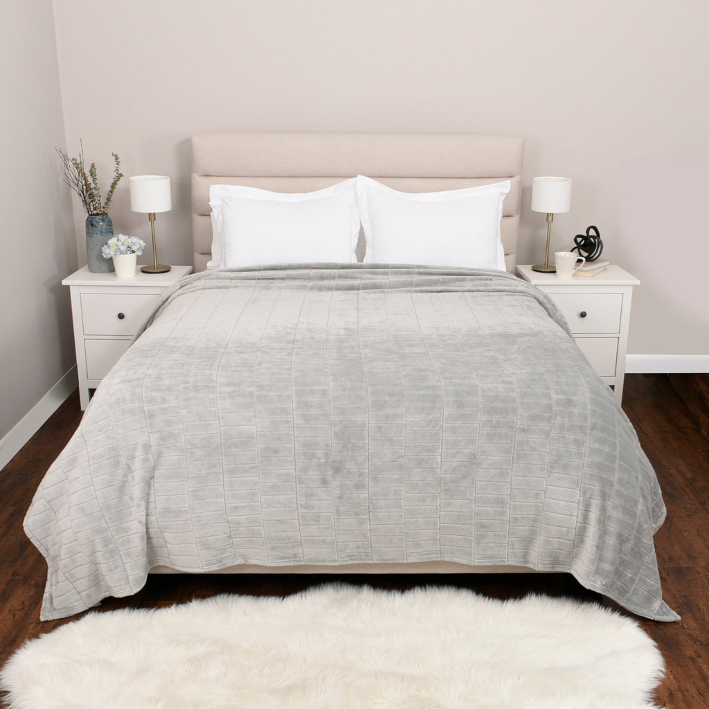 Life Comfort Recycled Brick Jacquard Blanket, Grey 108” x 90” room shot