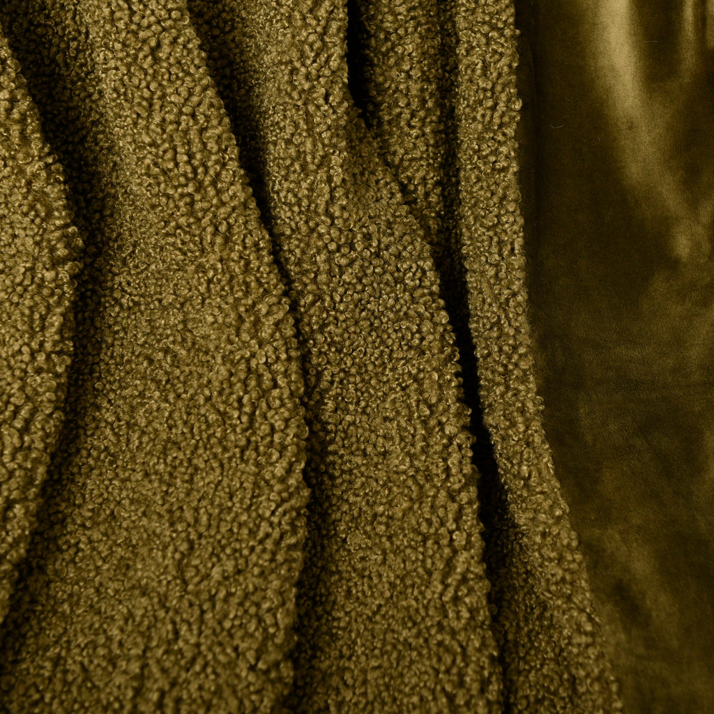 Life Comfort Faux Teddy Fur Throw close up
