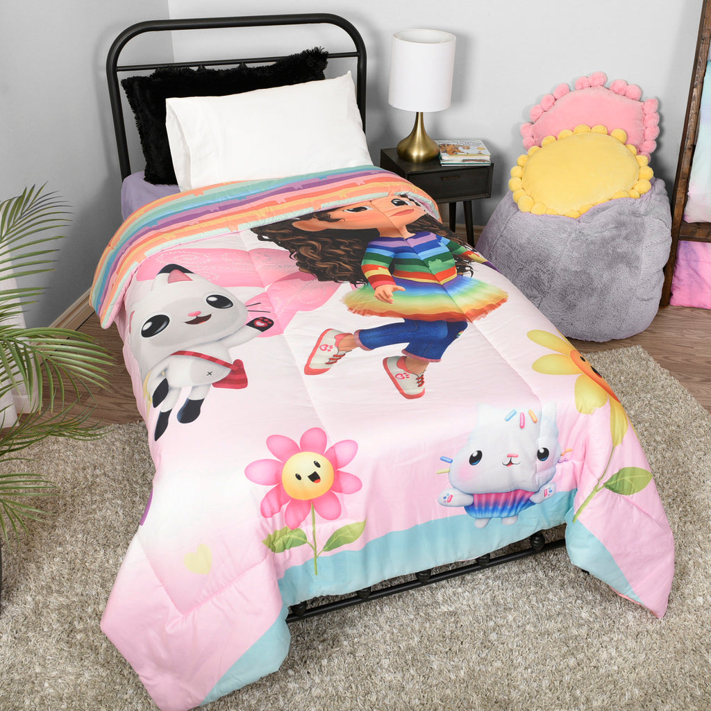 Gabby's Dollhouse Twin/Full Comforter, 72" x 86" room shot