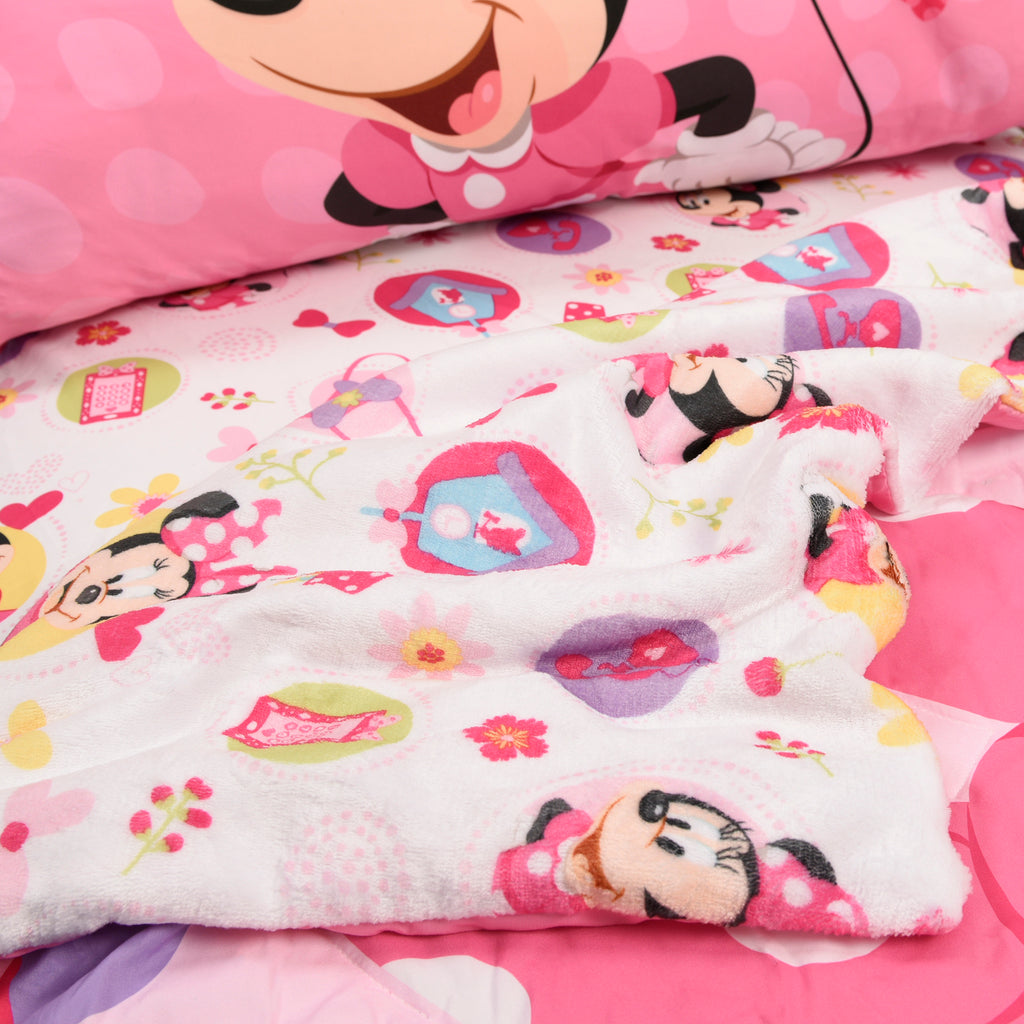 Disney Minnie Mouse Toddler Bedding Set close up