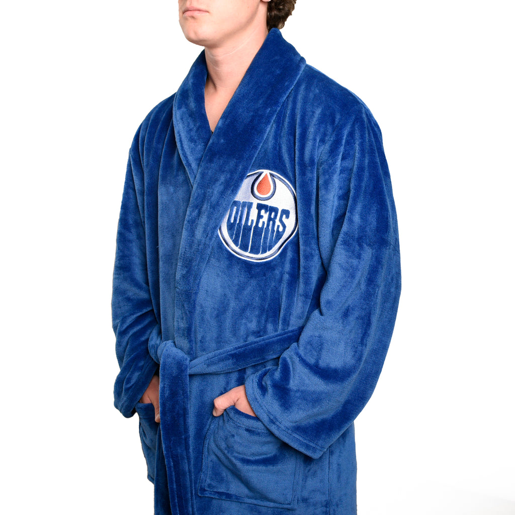 NHL Edmonton Oilers Men's Robe close up on model quarter view