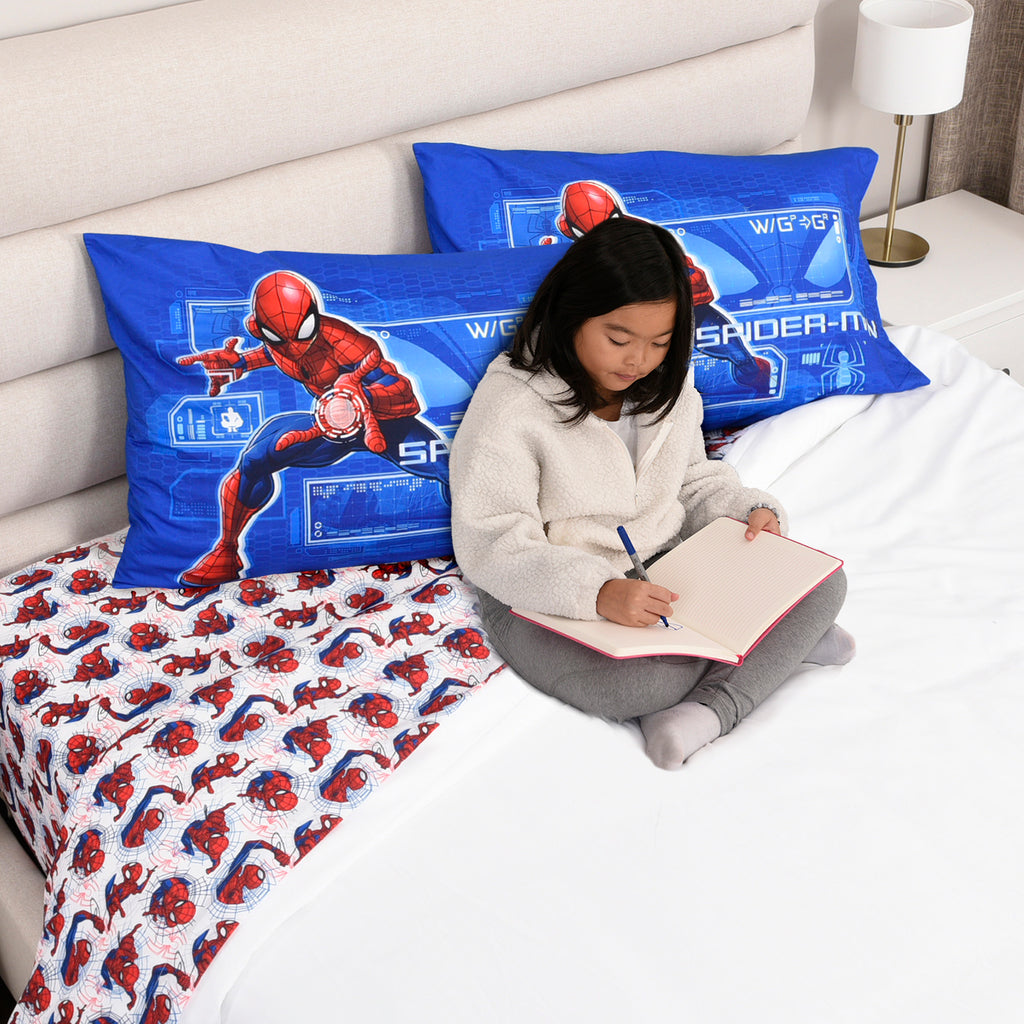 Marvel Spider-Man 4-Piece Full Sheet Set lifestyle