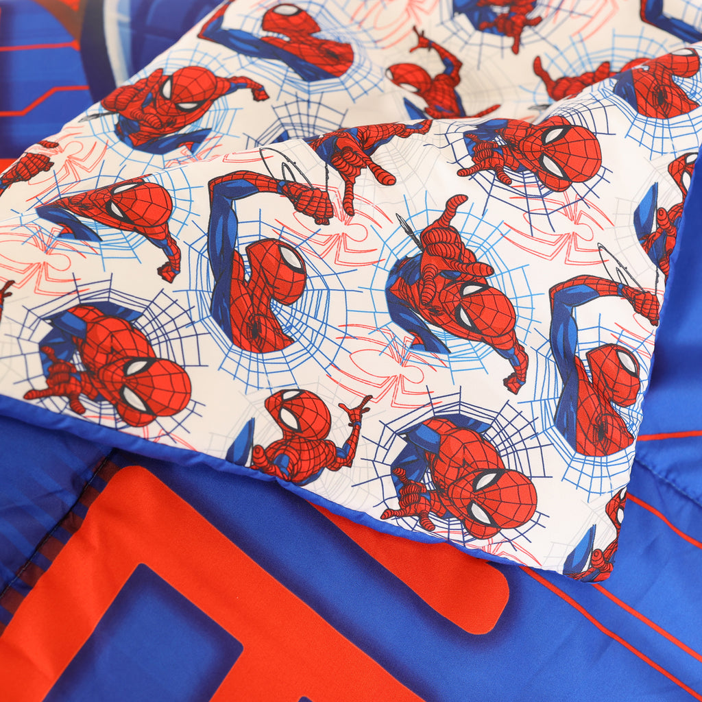 Marvel Spider-Man Twin/Full Comforter, 72" x 86" close up
