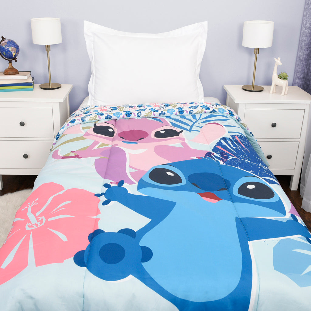 Disney Lilo & Stitch Twin/Full Comforter, 72" x 86" room shot